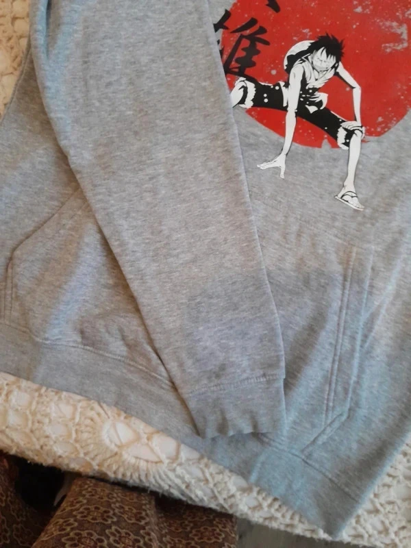 Suéter com capuz (hoodie) de cor cinza claro, Luffy de One Piece – photo 7